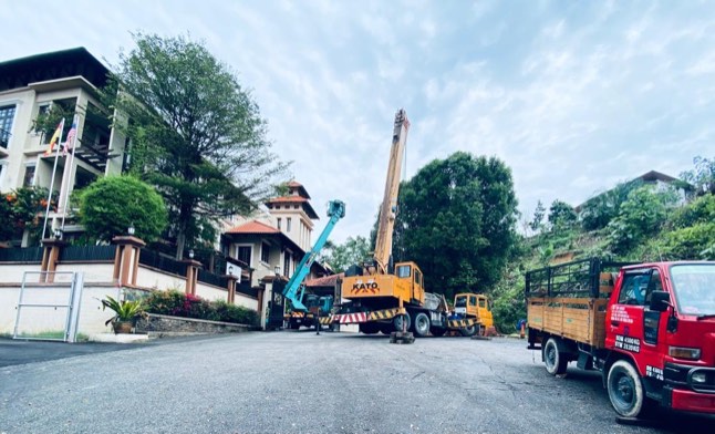 Projek tebang dan potong pokok Bomoh Pokok, gambar 84 daripada 94