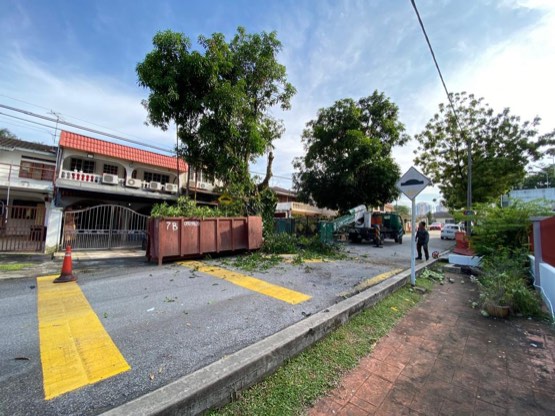 Projek tebang dan potong pokok Bomoh Pokok, gambar 94 daripada 94